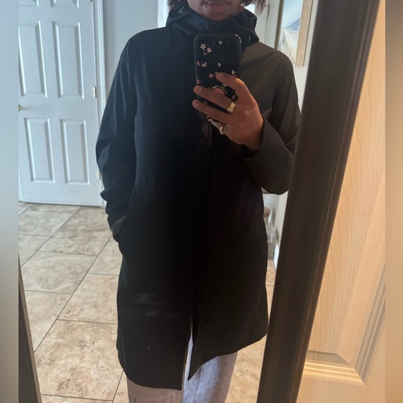 Uniqlo Lightweight Jacket - Picture 5 of 7